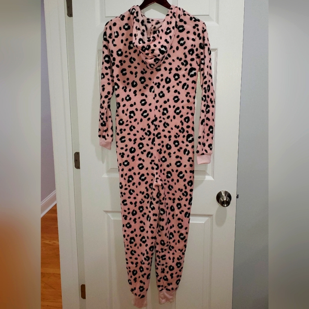 Pink Leopard Print Onsie - Picture 2 of 3